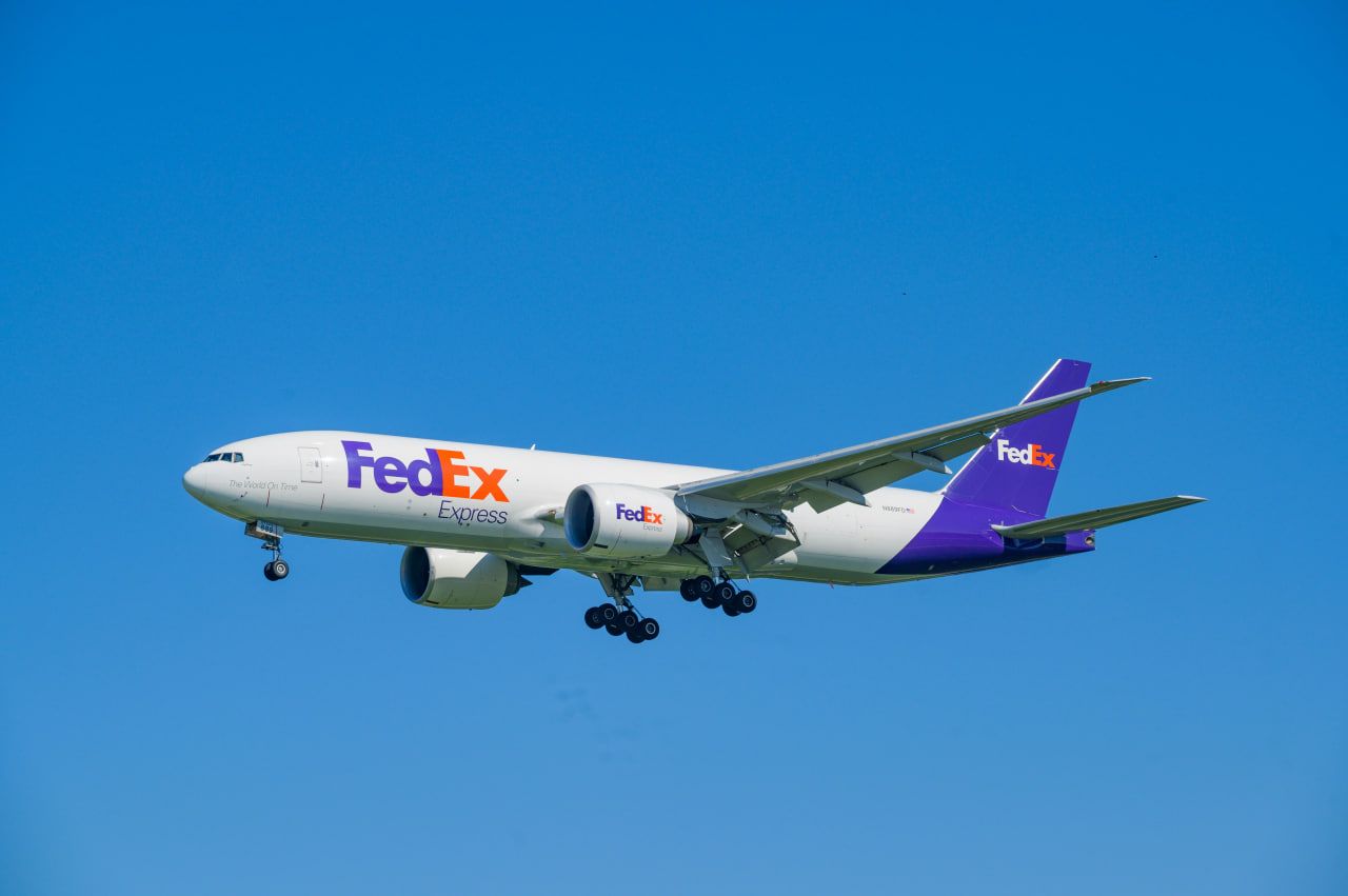 What are FedEx’s demand surcharges during the 2024 peak shipping season?