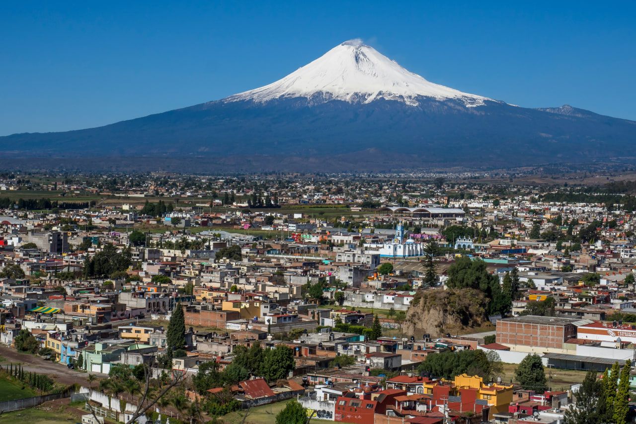 Which is the cheapest courier from Canada to Mexico?